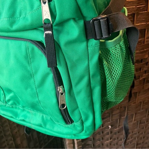Jansport Green Backpack - Picture 4 of 15